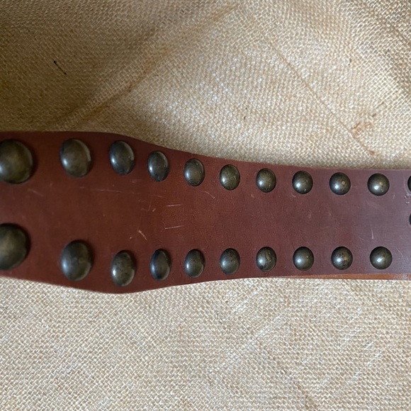 Genuine Leather Brown Belt Distressed Brass Studded Ring Made in Italy Size S - Picture 11 of 11